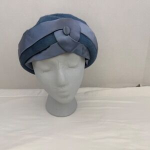 Vintage Leslie James Blue Fur Felt Pillbox Hat Italy Helios Satin Trim